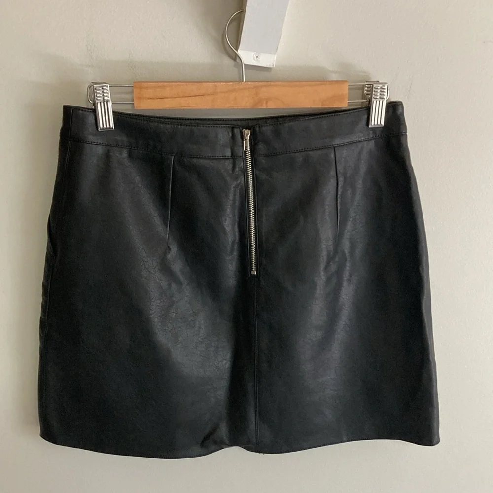 Lulus Classic Black Faux Leather Mini Skirt, Size Medium - Picture 3 of 7